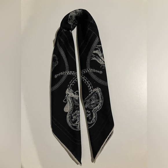 30% silk 70% wool blend scarf bandana reversible equestrian - Picture 4 of 6